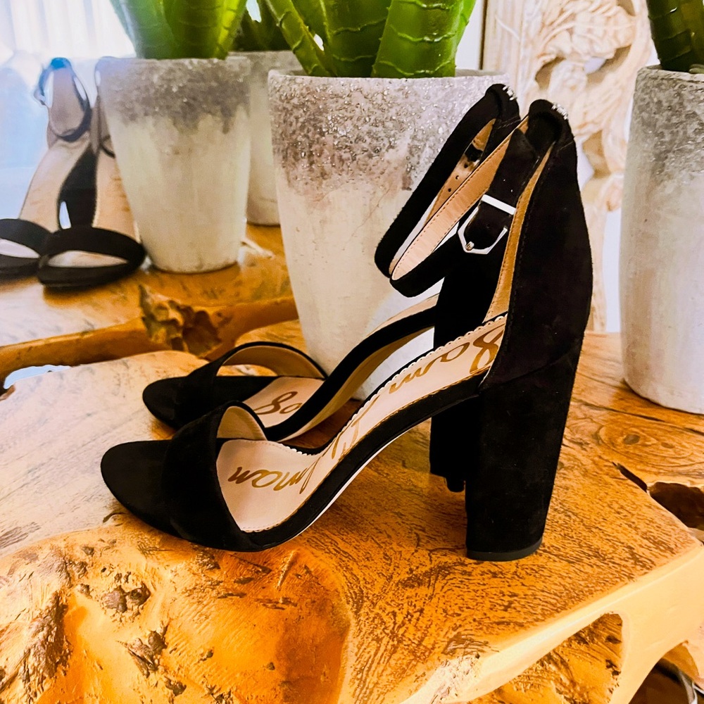 SAM EDELMAN BLACK YARO SUEDE SANDALS 👡